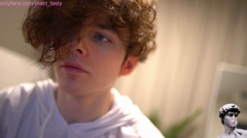 Platon_  20-10-2021 video lickfinger